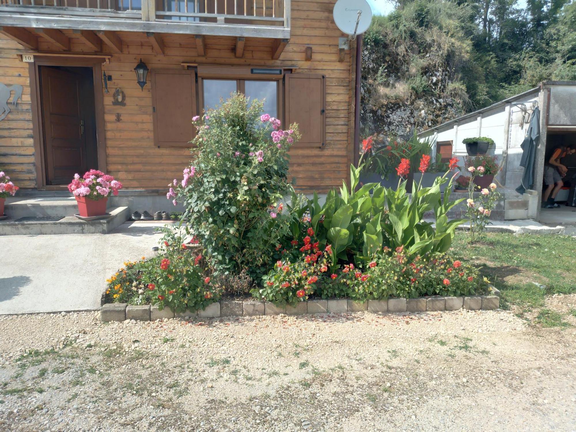 Le Des Comtois Chalet Cernans